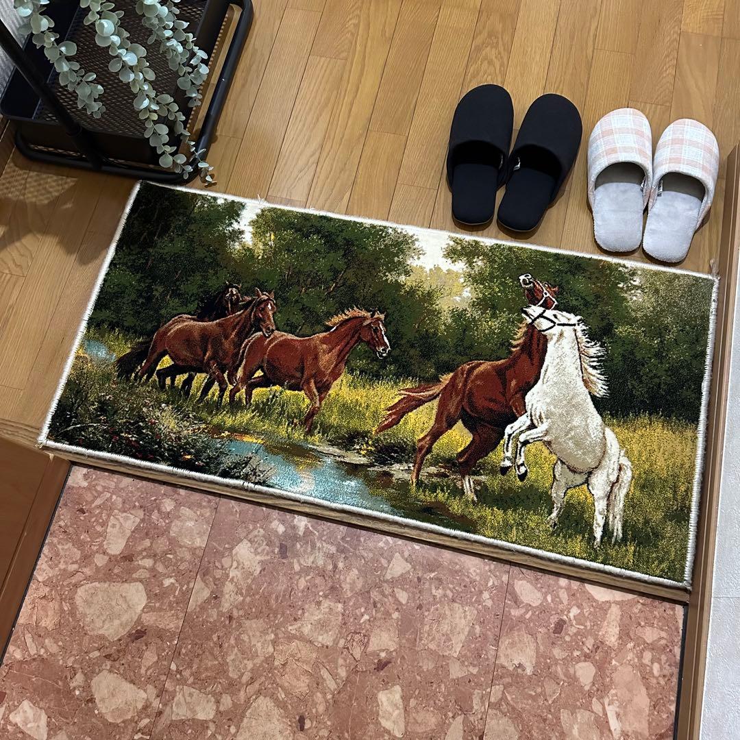 【新品未使用】絵画風絨毯　カーペット　玄関用 馬　玄関　廊下　絵画　イラン