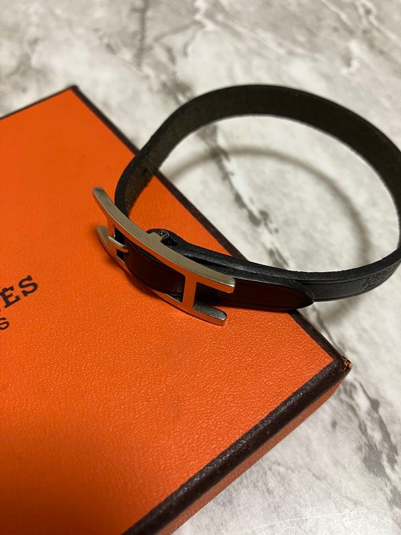 HERMES ブラックレザーバングル