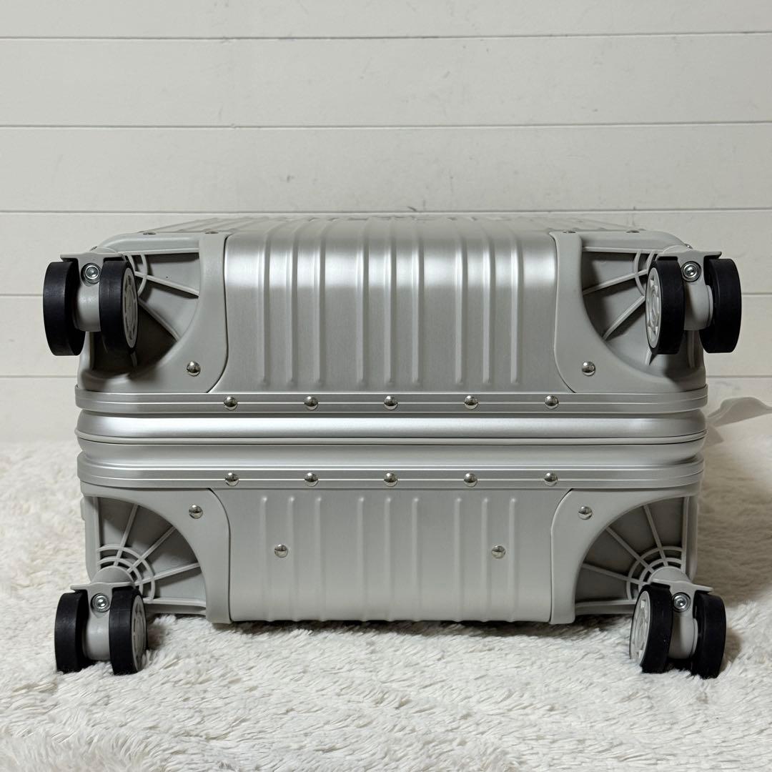 新品✨ メルセデス・ベンツ アルミスーツケース　キャリーケース　32L