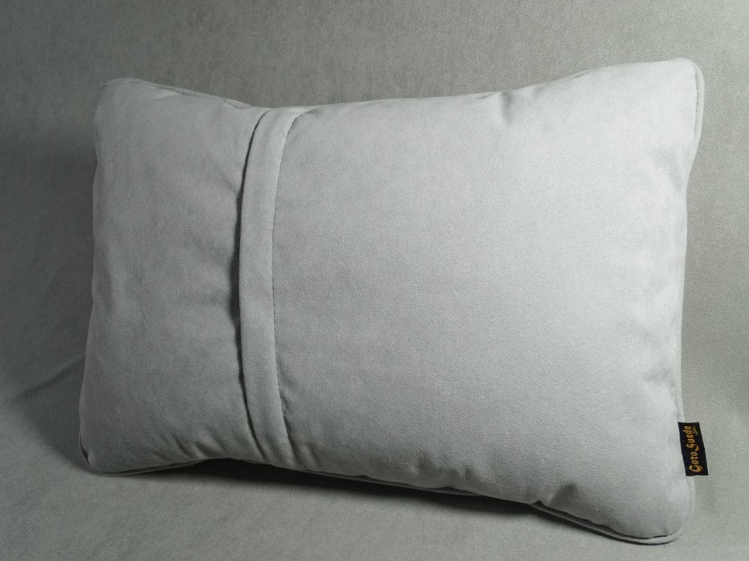 【最強の素材】高級車内装素材のクッション 触ったら戻れない ライトグレー