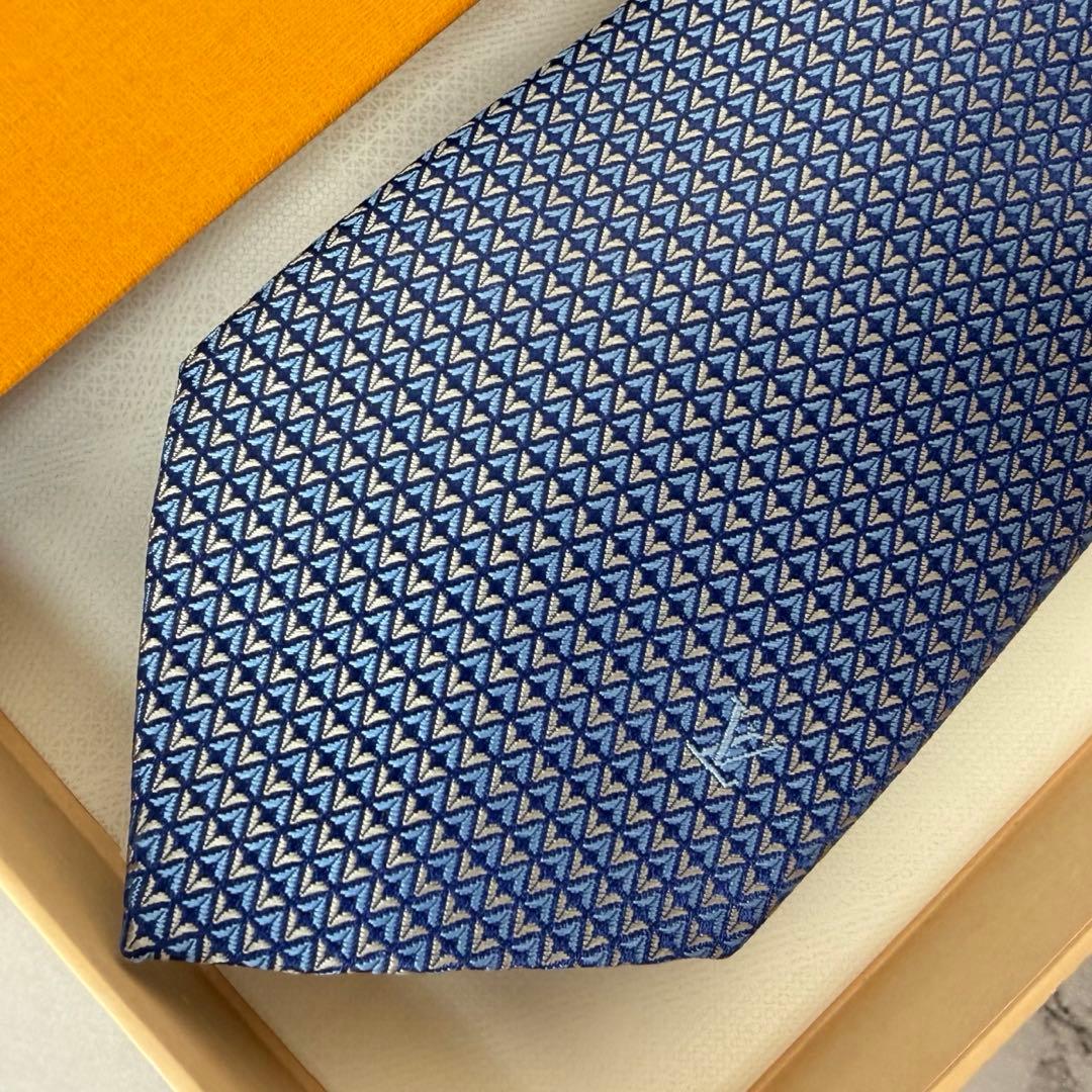 未使用品✨ルイヴィトン 最高級ネクタイ ダイヤモンドV 現行タグ 箱完備