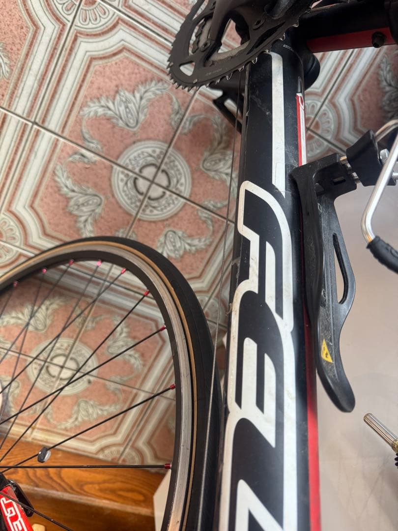 ロードバイク　室内保管　FELT F75