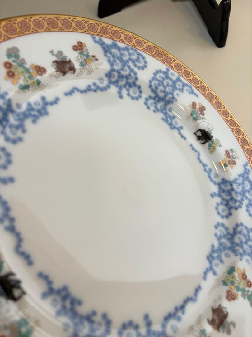 香蘭社 染錦唐草遊犬の図 ディナー皿 新品未使用 名品 定価66000円