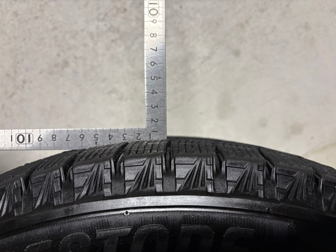 ゆっちぃ ブリヂストン VRX3 205/55R16 23年製 1本目