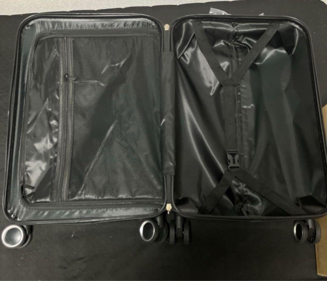 未使用✨メルセデス・ベンツ　キャリーケース　軽量　機内持込み可　非売品　ロゴ