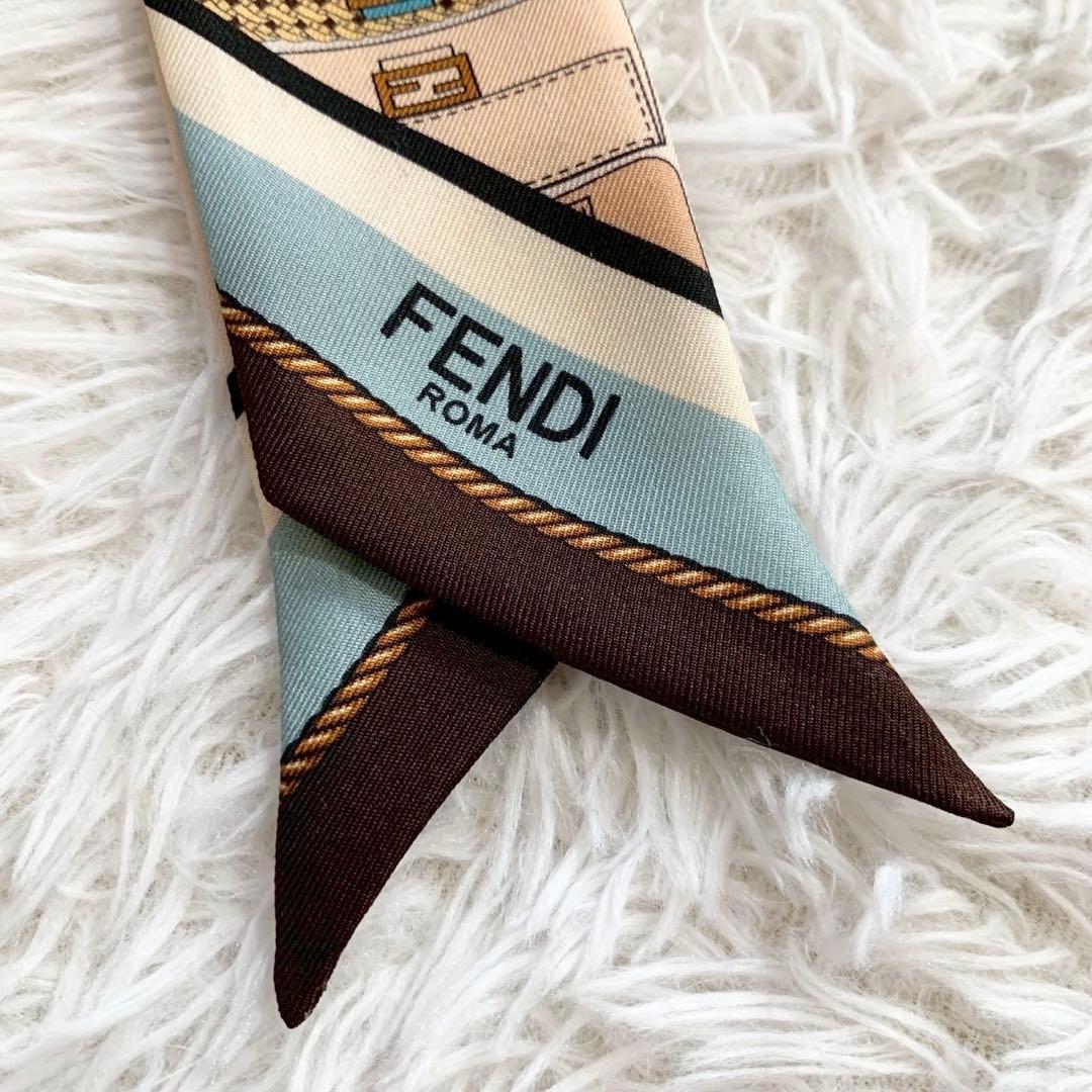 FENDI　フェンディ　マンマバケット柄　ラッピー　FFロゴ　ズッカ　スカーフ