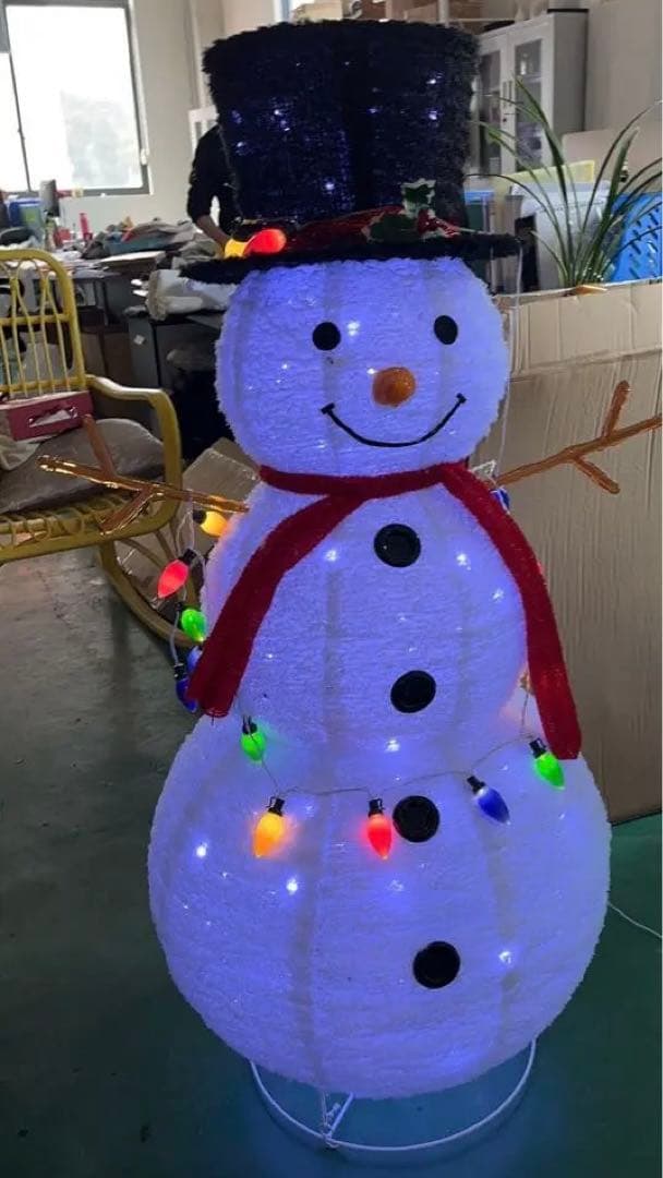コンセントを挿すLEDライト付き、クリスマス雪だるま 屋外の芝生の庭用