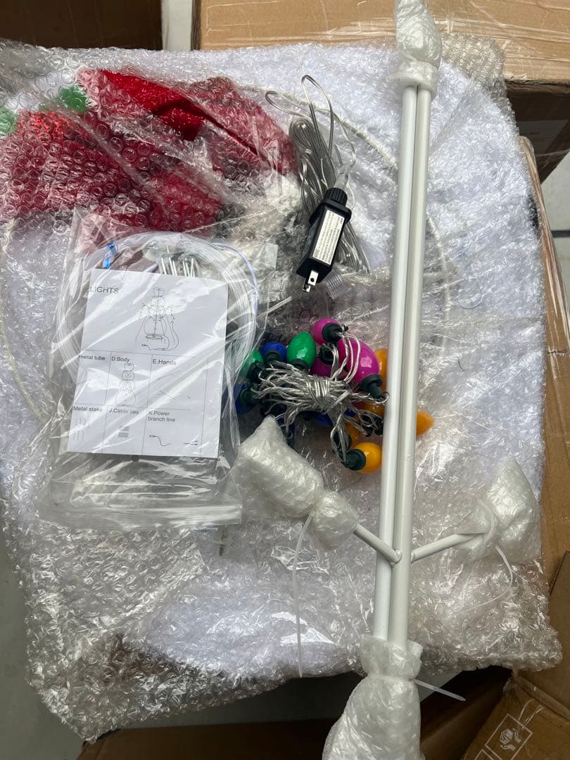 コンセントを挿すLEDライト付き、クリスマス雪だるま 屋外の芝生の庭用