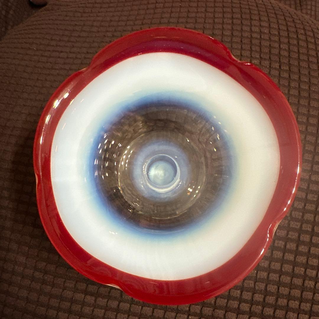 赤縁輪花氷コップ 乳白ぼかし　美品