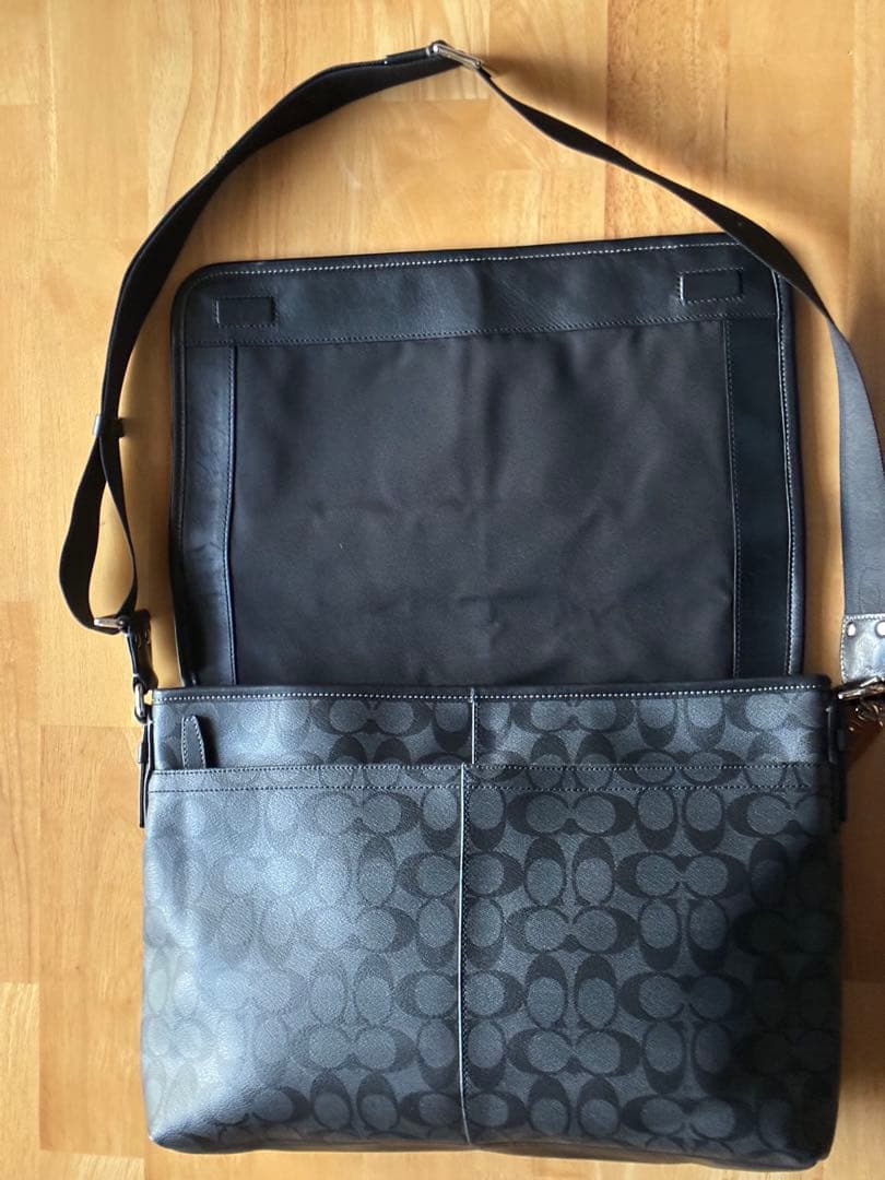 COACH メッセンジャーバッグ グレー