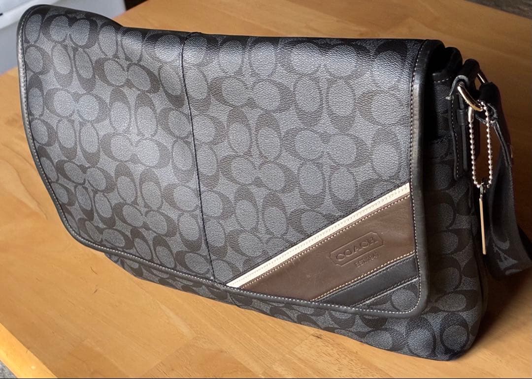 COACH メッセンジャーバッグ グレー