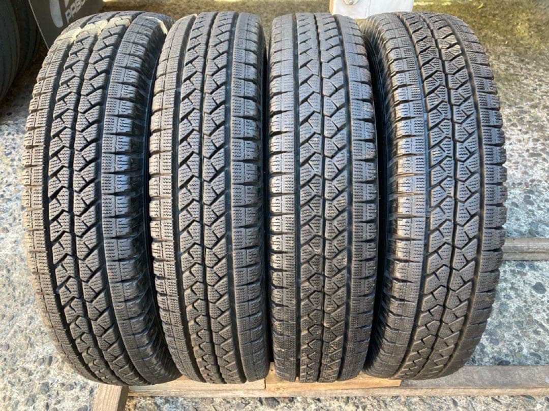 送料込145R12 6プライ ブリザックVL1