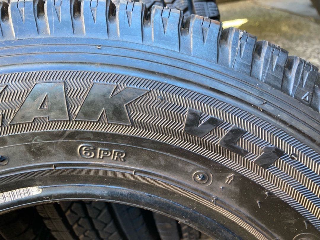 送料込145R12 6プライ ブリザックVL1