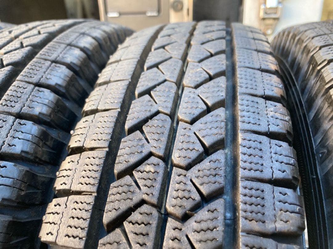 送料込145R12 6プライ ブリザックVL1