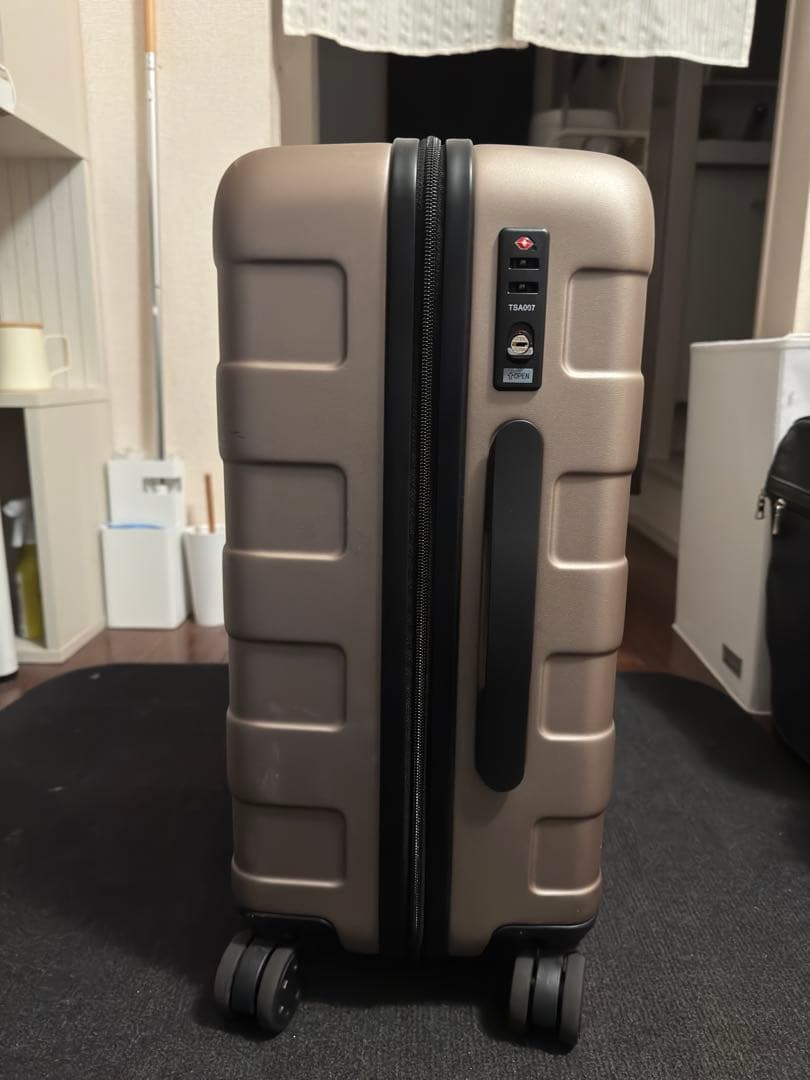 バーを自由に調節できる　ハードキャリーケース（３６Ｌ）ベージュ　無印良品