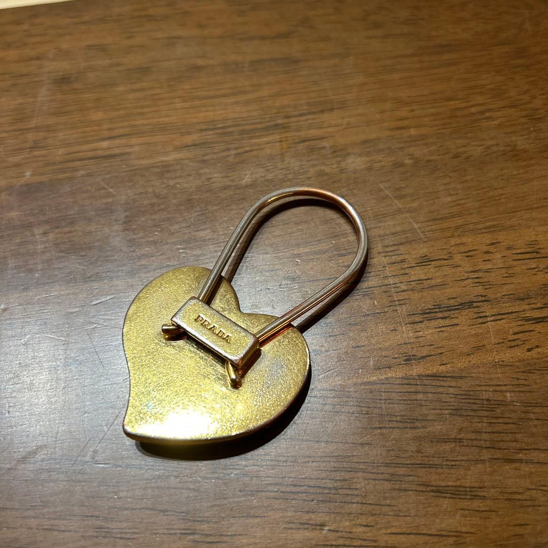 PRADA ハート型キーリングホルダー ピンク