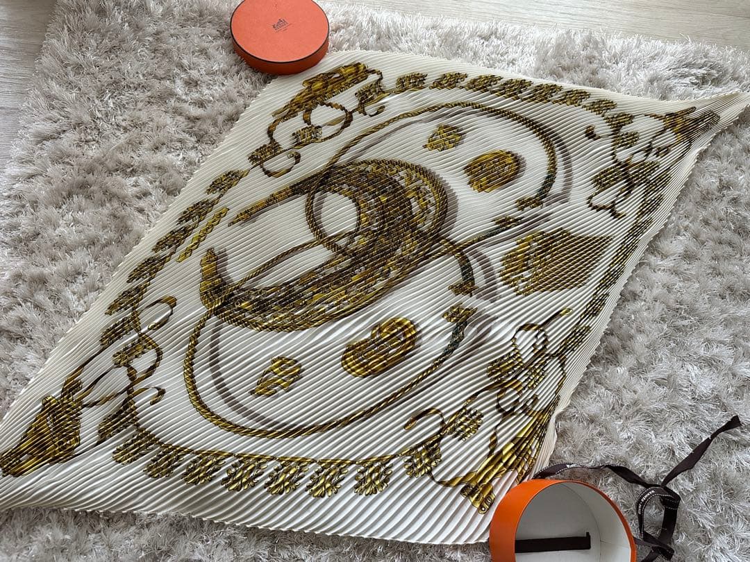 サチコ✨HERMESエルメスLES CAVALIERS D'OR プリーツ