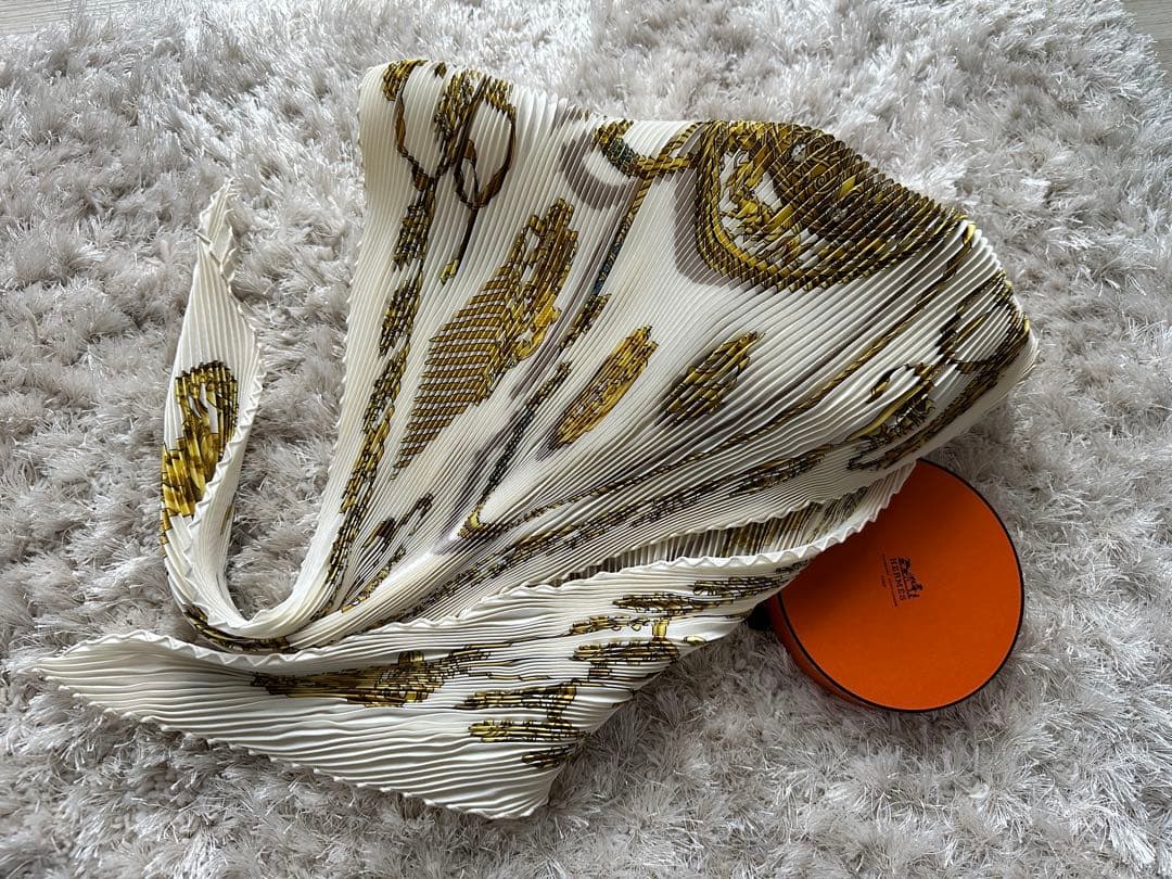 サチコ✨HERMESエルメスLES CAVALIERS D'OR プリーツ