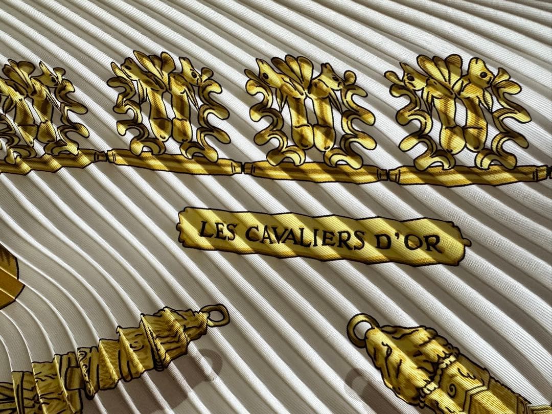 サチコ✨HERMESエルメスLES CAVALIERS D'OR プリーツ