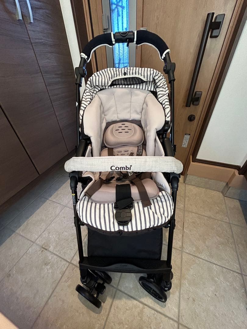 Combi 折りたたみ式ベビーカー グレー・ストライプ　取説・おまけ付き