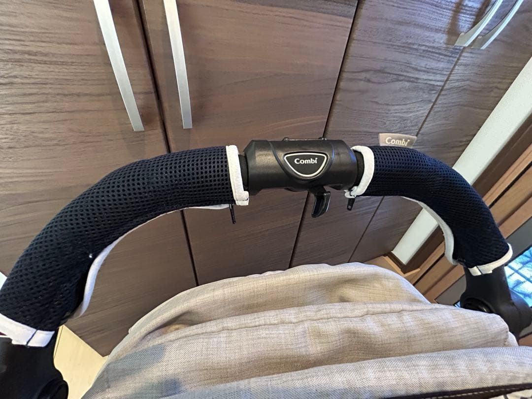 Combi 折りたたみ式ベビーカー グレー・ストライプ　取説・おまけ付き