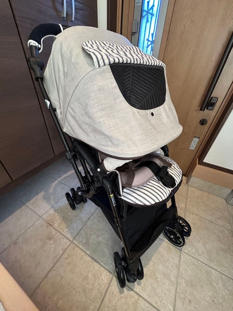 Combi 折りたたみ式ベビーカー グレー・ストライプ　取説・おまけ付き