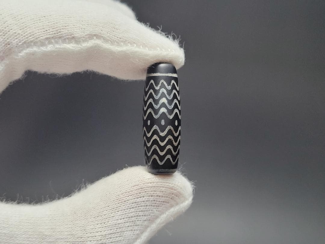 古代 黒瑪瑙 流れ文 ビーズ 玉 装身具 時代物 幅約3cm