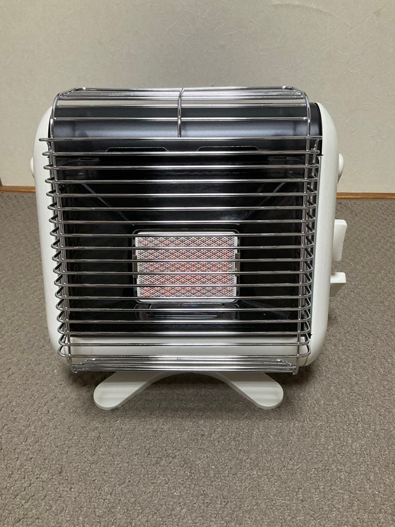 イワタニ　カセットガスストーブ　屋内専用　2021年製