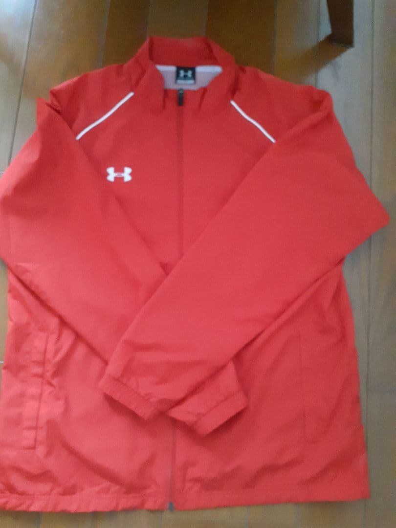 UNDER ARMOUR　柔らか素材のジャンパー