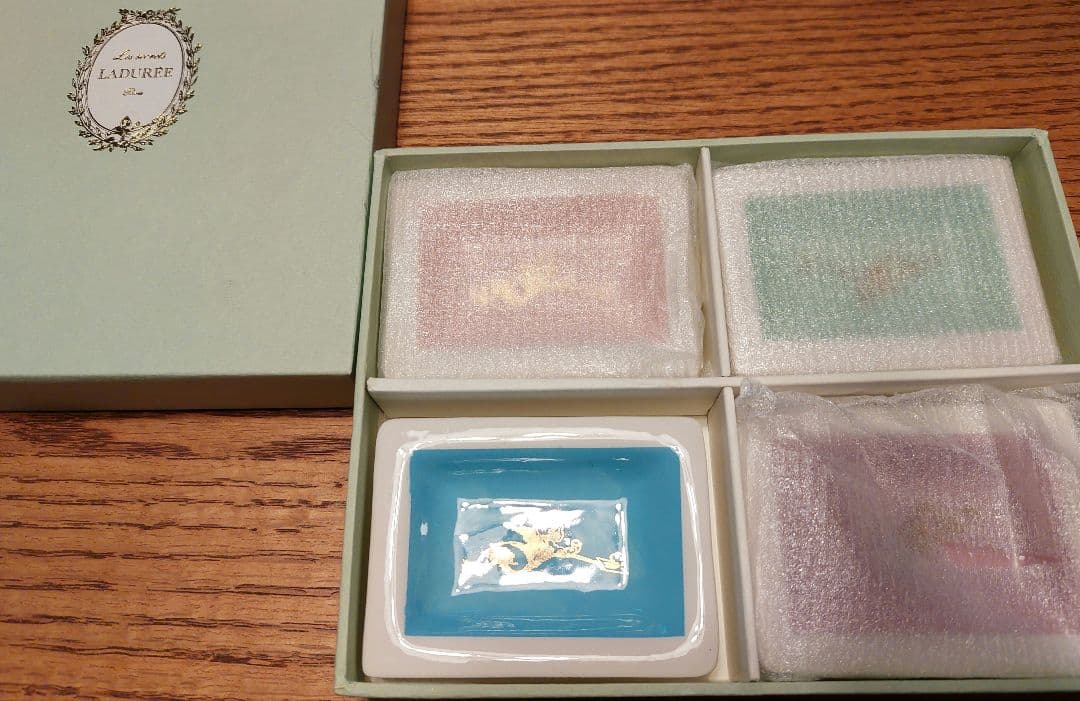 LADUREE ラデュレ パリ本店で購入した天使の小皿