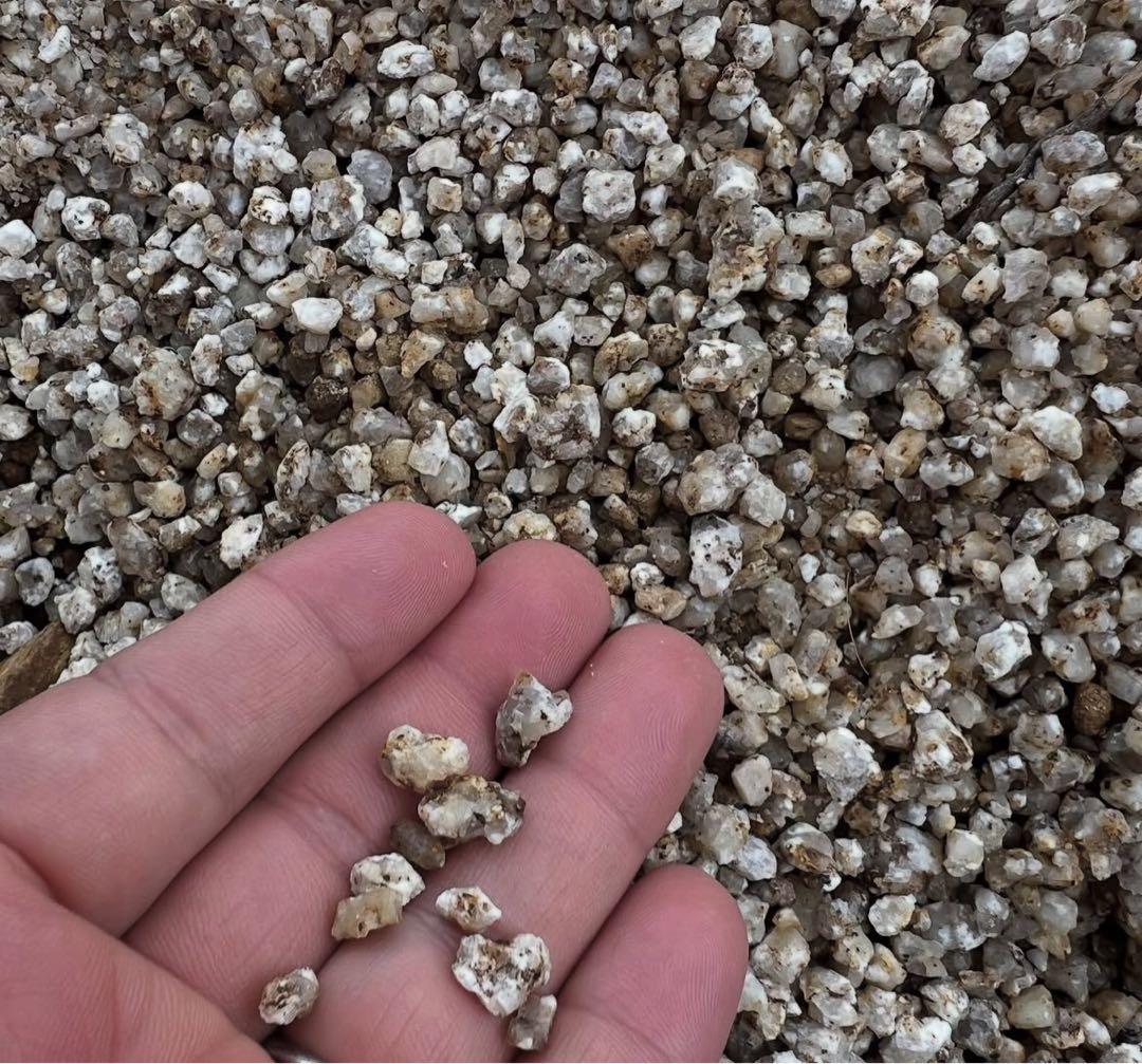 山砂荒目　園芸用土　ドライガーデンに