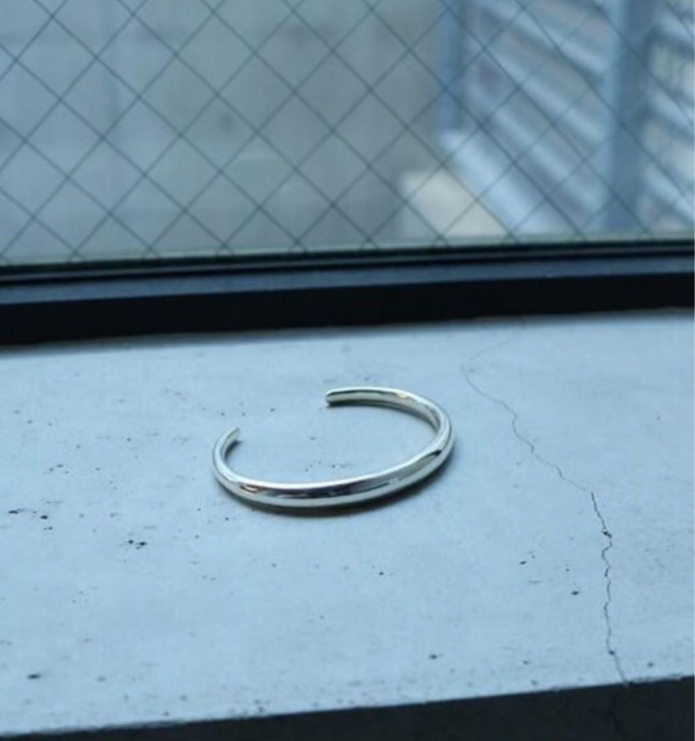 MBアイテム　OX JEWELRY Silver Curve Bangle
