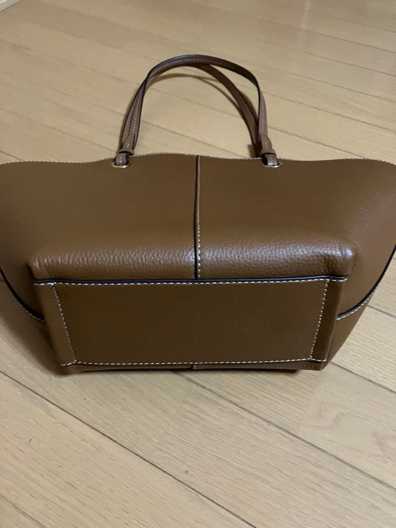 【新品】マイケルコース イジー レザー トートバッグ ポーチ付　ブラウン