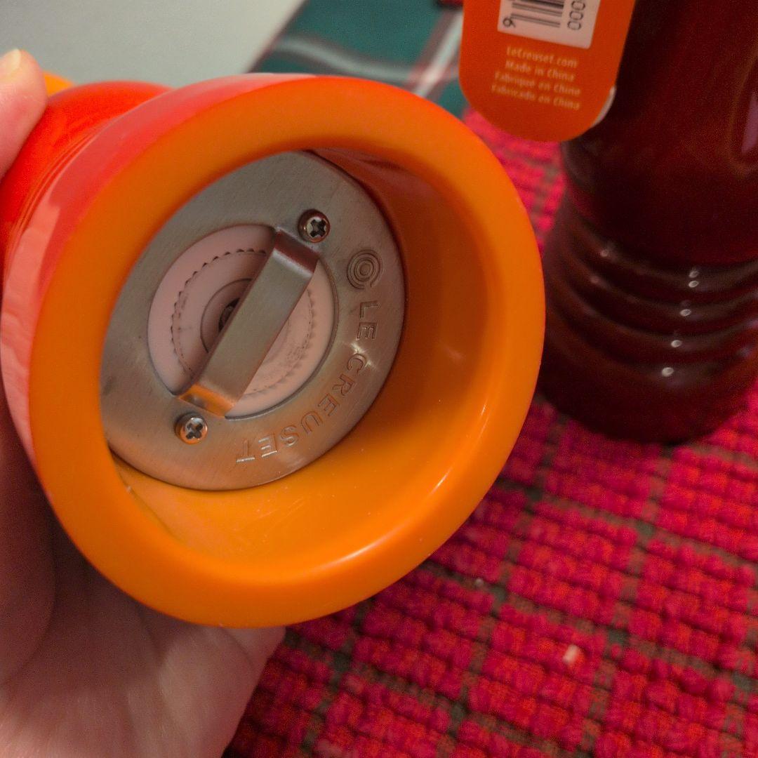 Le Creuset ルクルーゼ ソルトミル　ペッパーミル　オレンジ　赤