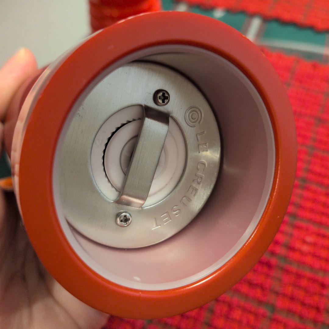 Le Creuset ルクルーゼ ソルトミル　ペッパーミル　オレンジ　赤