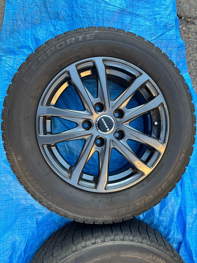 195/65R15 スタッドレスタイヤ ノア・ヴォクシー・セレナetc