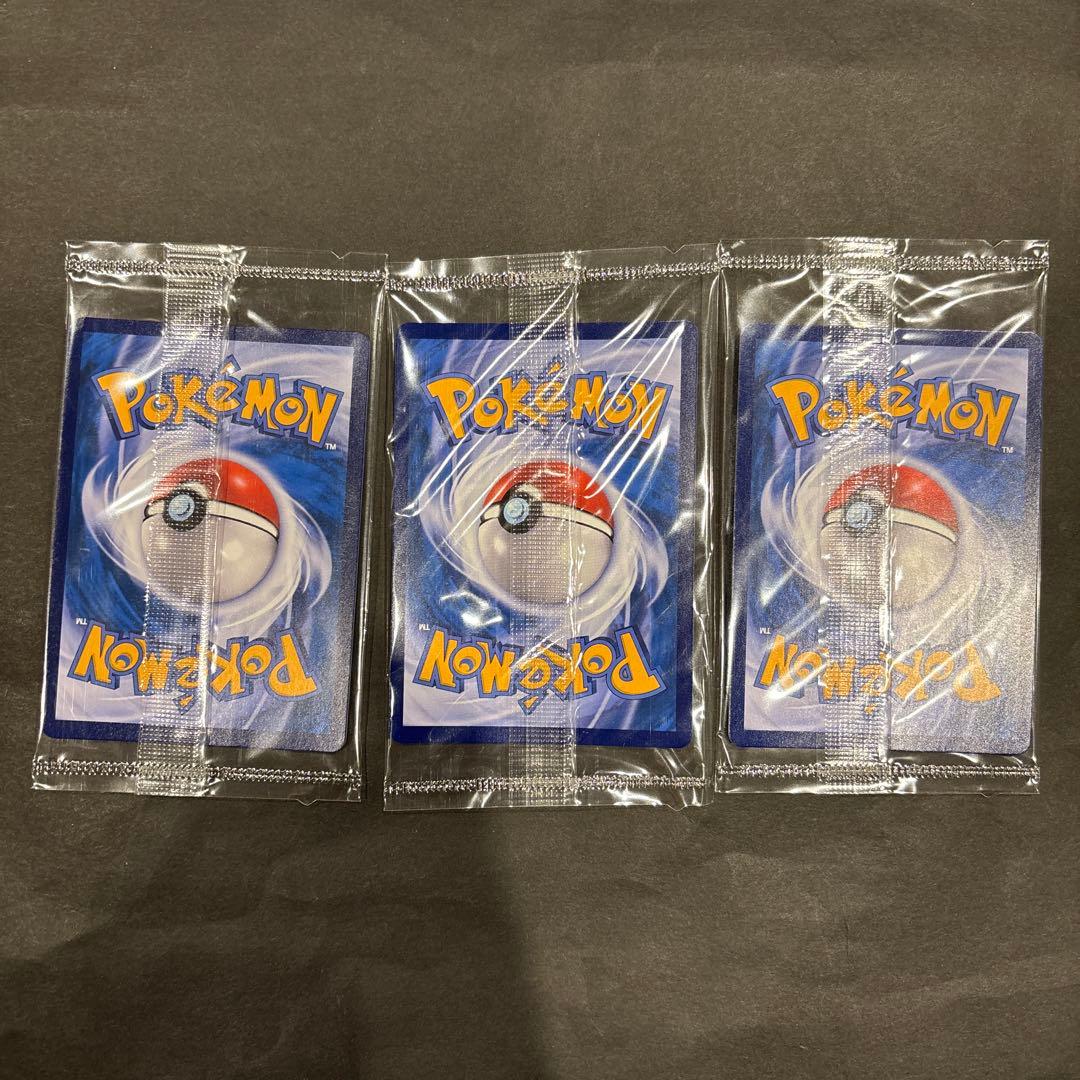 P*N様 ポケカ 夏ポケカ シャワーズ ブースター サンダースVMAX 中国 未