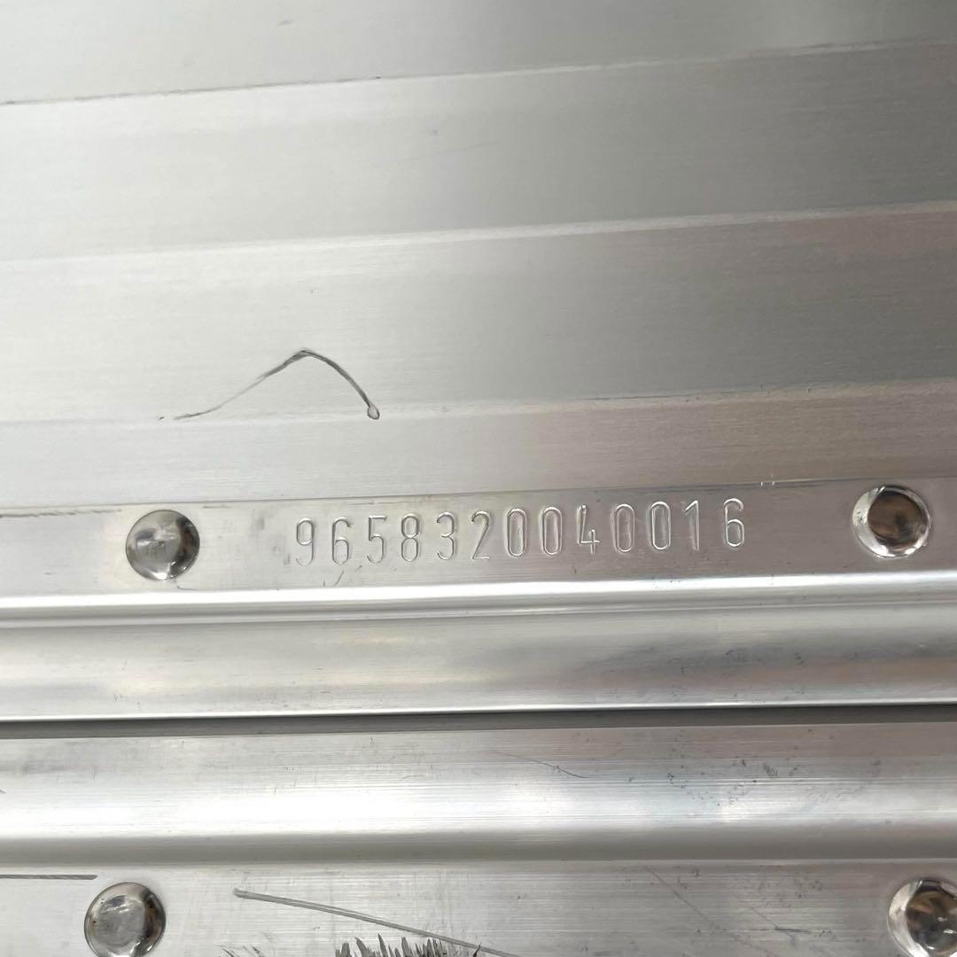 リモワ キャリーバッグ スーツケース トラベル 2輪 青ロゴ 大容量 シルバー