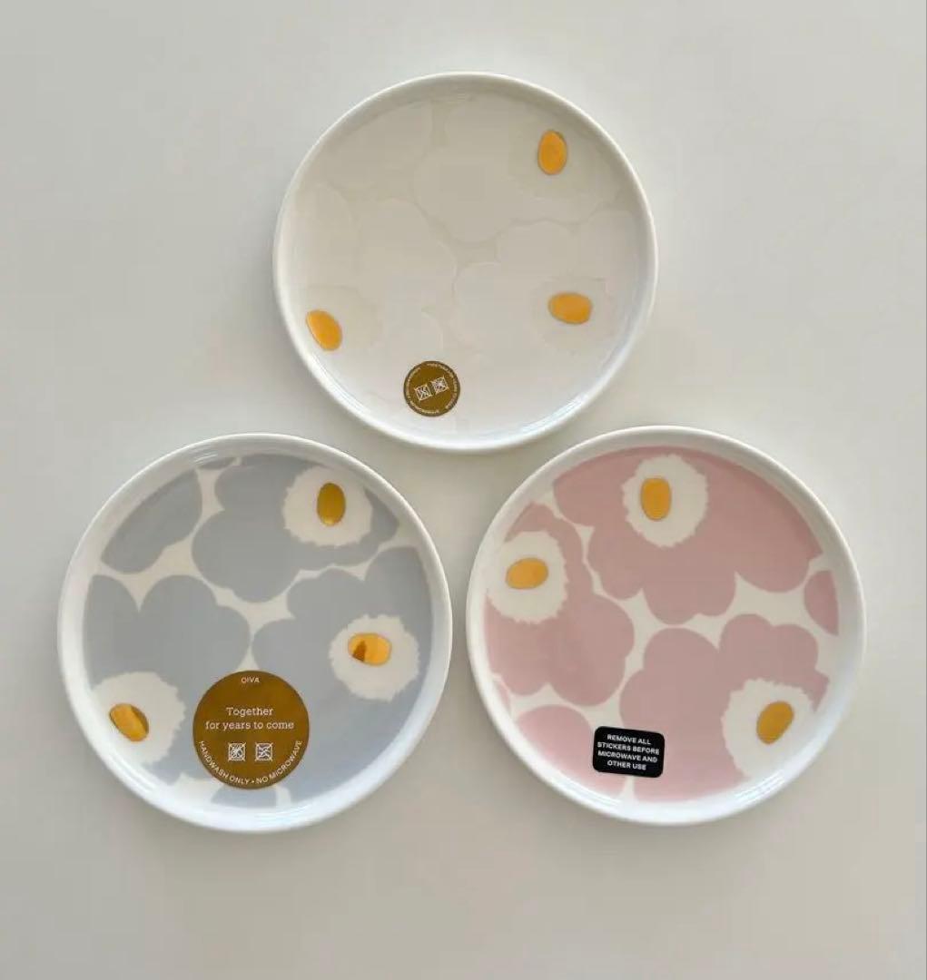 新品　マリメッコ　ウニッコ　ゴールドプレート　3枚セット