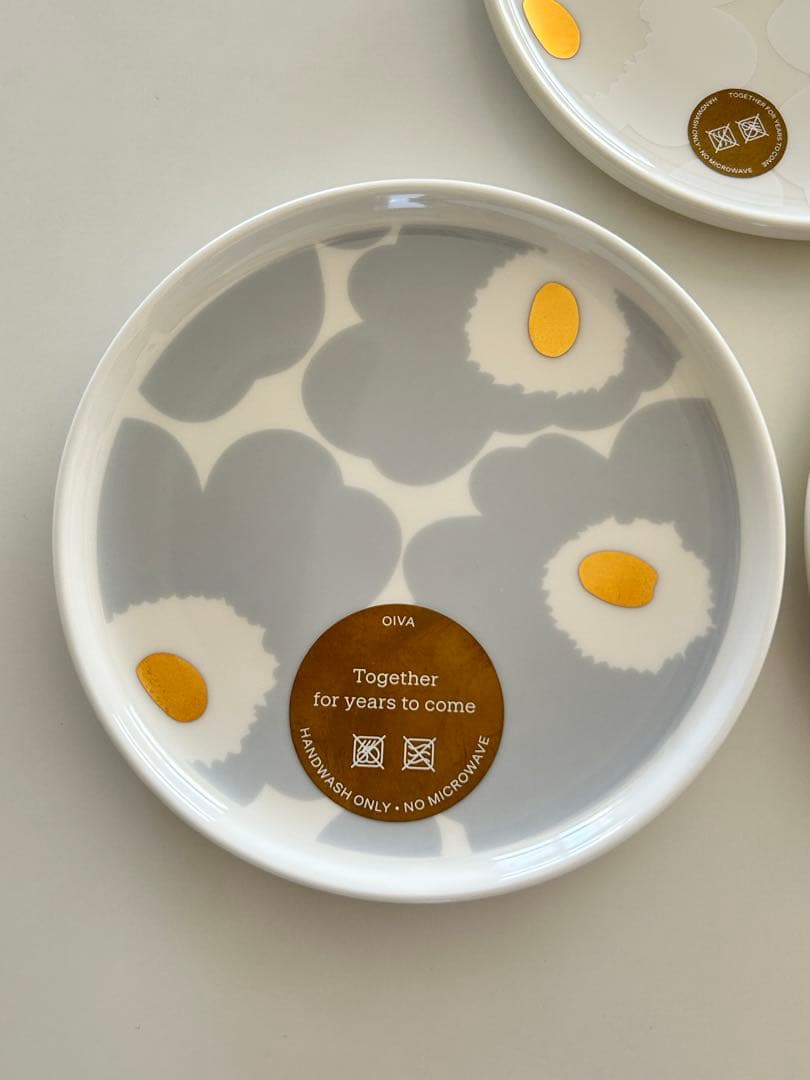 新品　マリメッコ　ウニッコ　ゴールドプレート　3枚セット