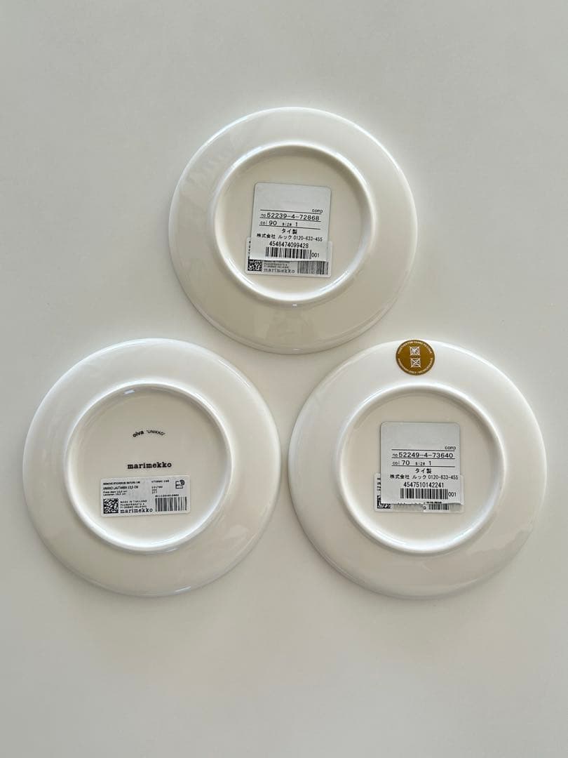 新品　マリメッコ　ウニッコ　ゴールドプレート　3枚セット