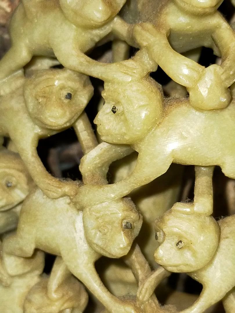 ♥中国♥　緑石　♥石♥　彫刻　♥猿　置物　とても古い　骨董　古玩