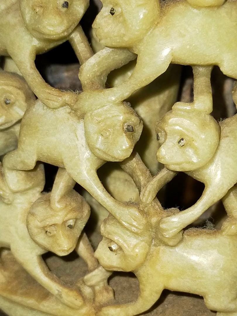 ♥中国♥　緑石　♥石♥　彫刻　♥猿　置物　とても古い　骨董　古玩