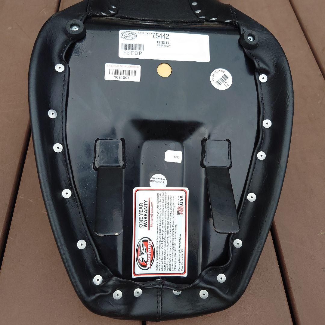 ハーレー　ショベル　4速　マスタング　ファストバック　シート