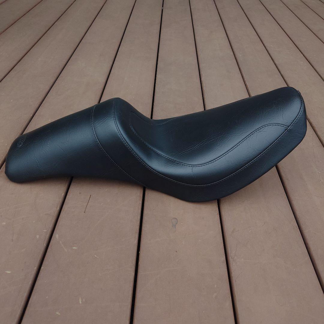 ハーレー　ショベル　4速　マスタング　ファストバック　シート