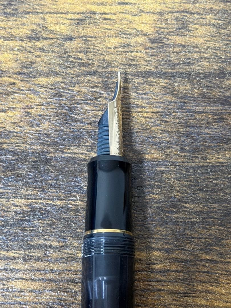 試筆のみ　2001年製　大型15号　823 14金　万年筆　プランジャー式　M