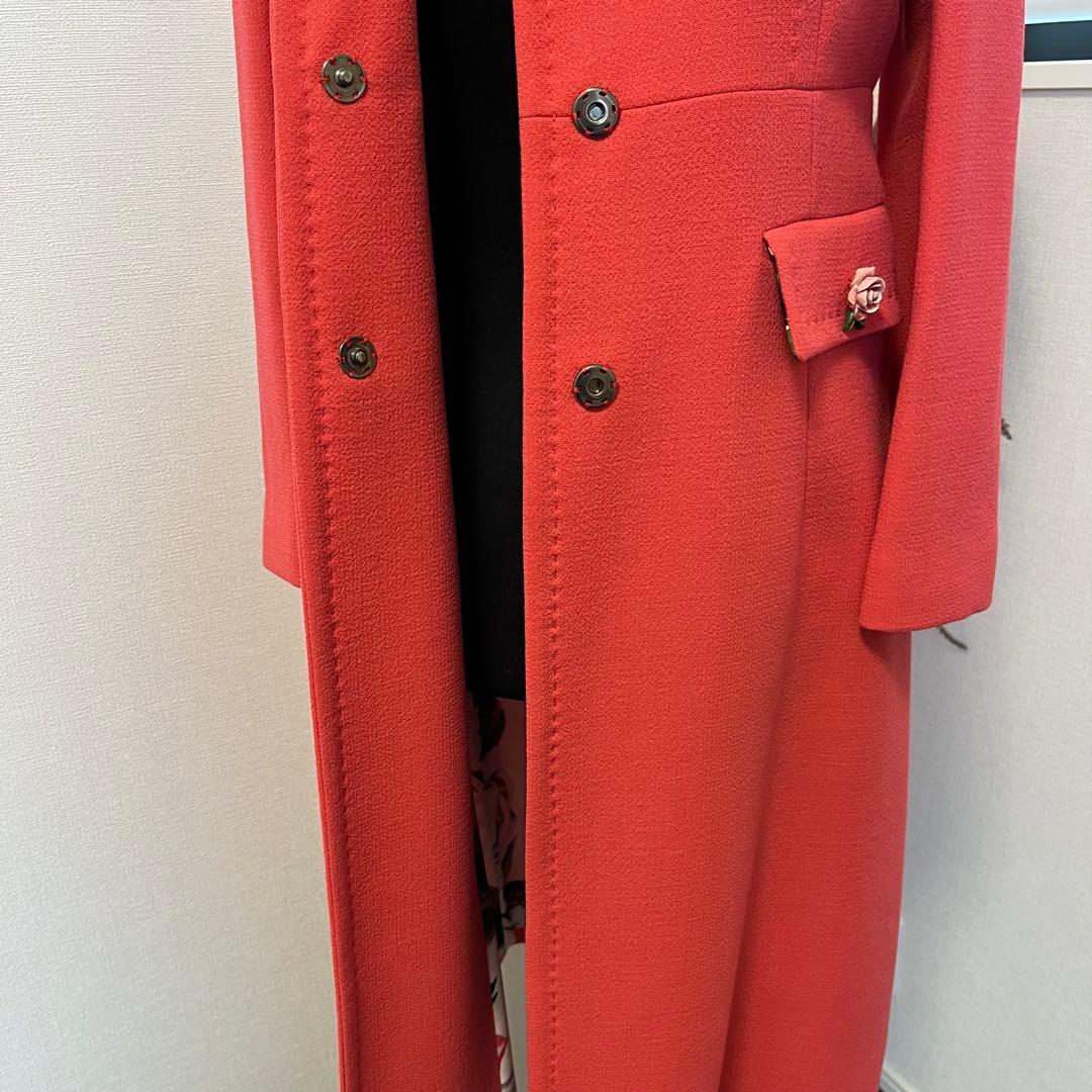 希少 ドルチェ&ガッパーナ ピンク コート ローズボタン