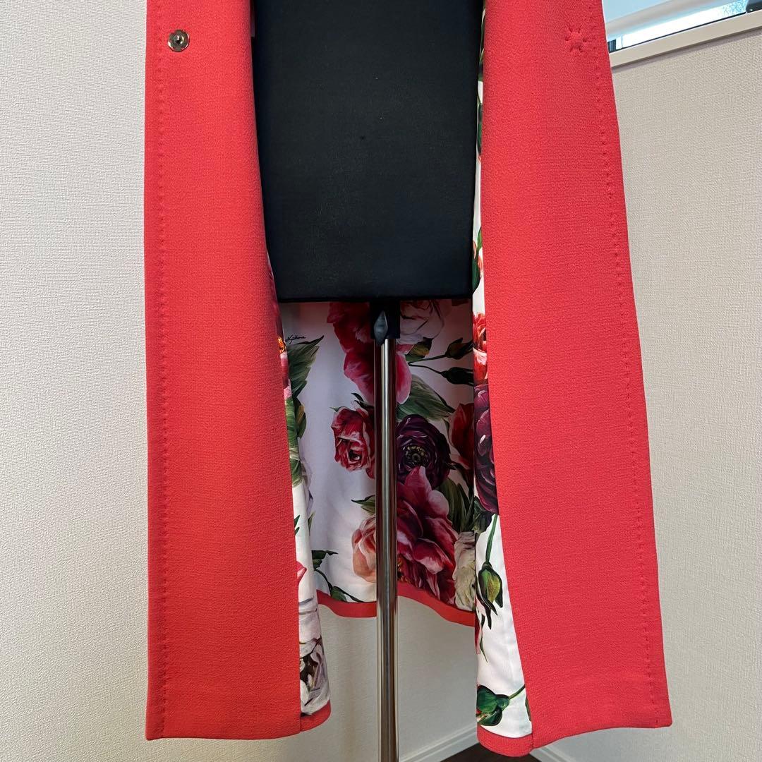 希少 ドルチェ&ガッパーナ ピンク コート ローズボタン