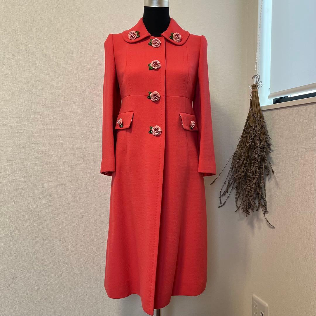 希少 ドルチェ&ガッパーナ ピンク コート ローズボタン