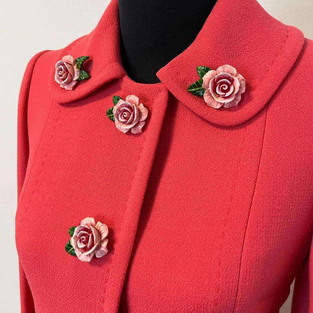 希少 ドルチェ&ガッパーナ ピンク コート ローズボタン